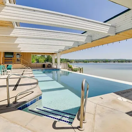 Beachfront Onekama Vacation Rental With Balcony!